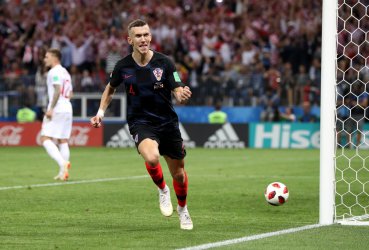 Обрат срещу Англия след нови продължения прати Хърватия на финал