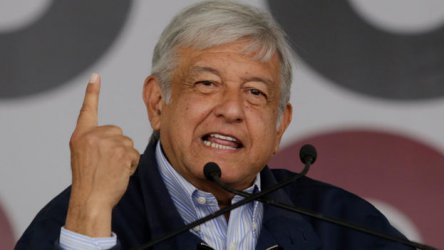 Новият мексикански президент отменя имунитета си и реже заплатите в администрацията