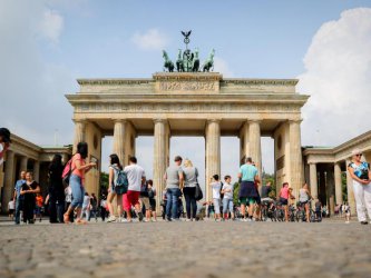 Румънците са похарчили през 2017 г. рекордна сума за посещения в чужбина