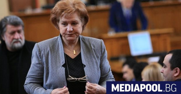 Председателят на парламентарната бюджетна комисия Менда Стоянова призова здравното министерство