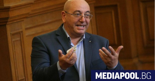 Председателят на парламентарната комисия за борба с контрабандата Емил Димитров