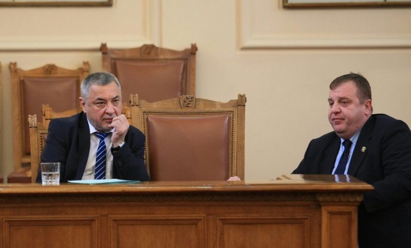 Каракачанов: С жена ми си говорим, с Валери Симеонов се случва по-рядко и това е проблем