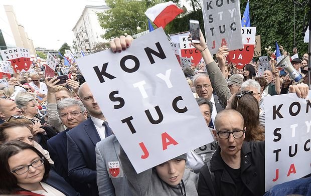 Нов антиправителствен протест пред Върховния съд на Полша