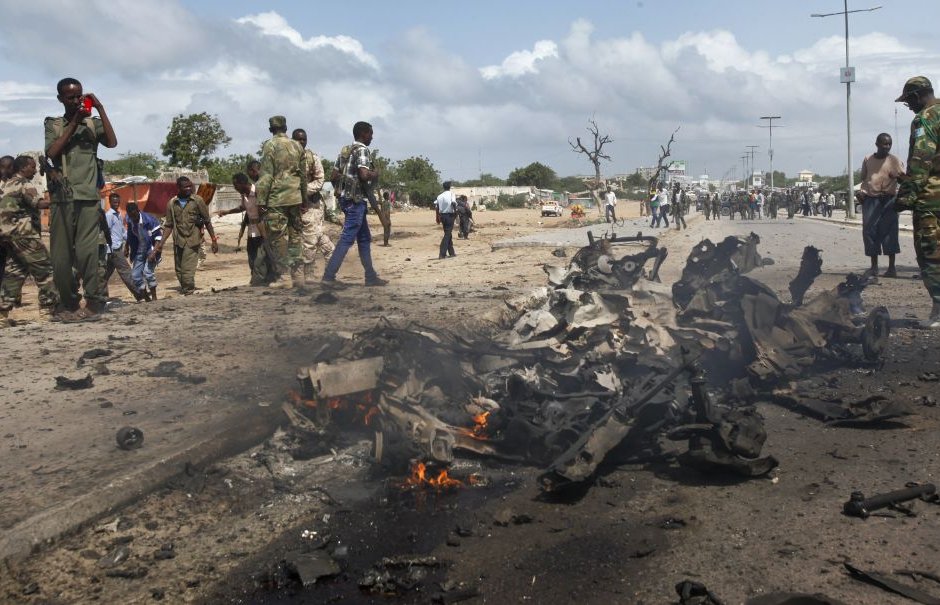 Ислямистка атака срещу сомалийското вътрешно министерство взе поне 9 жертви
