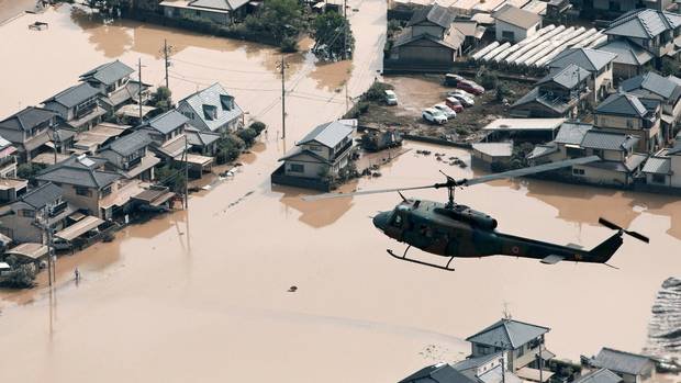 Жертвите на наводненията в Япония наброяват вече близо 200 души