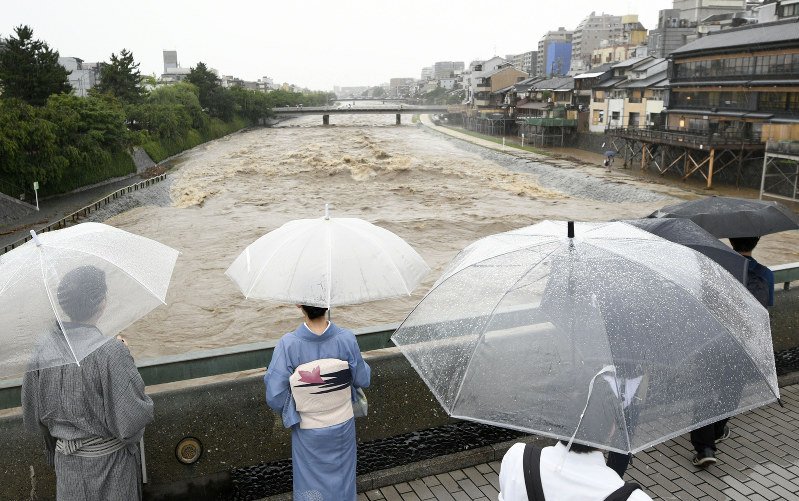 2 милиона души са евакуирани заради дъждовете в Япония