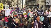 Стотици хиляди протестираха срещу Тръмп в Лондон, десетки хиляди в Глазгоу