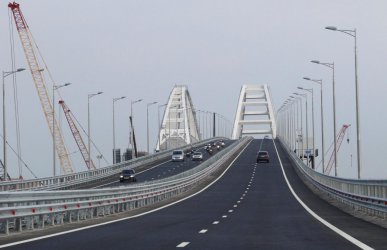 ЕС санкционира шест компании за строежа на Кримския мост