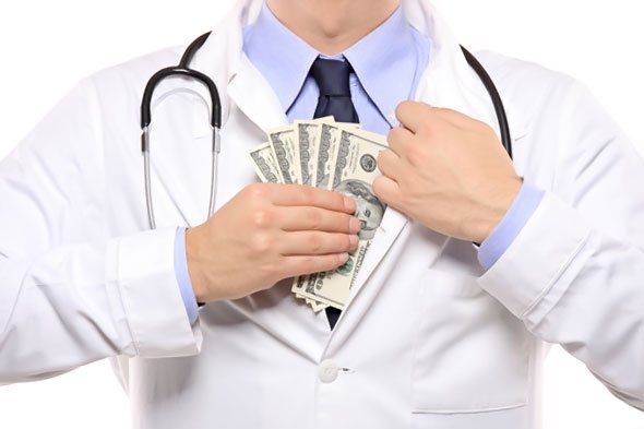 Антикорупционната комисия ще проверява богатите лекари