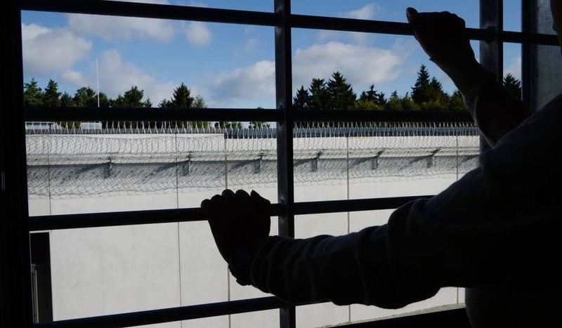 Германия отваря първите центрове за задържане на мигранти