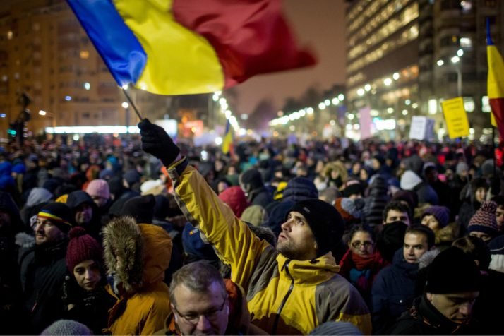 Над 25 000 души за втора вечер протестираха в Букурещ
