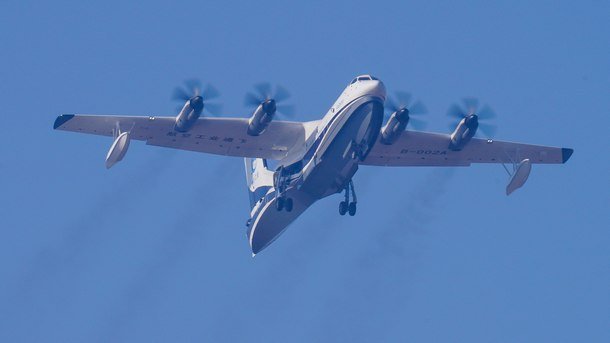 Авиомеханик отвлече самолет в САЩ и се разби на остров