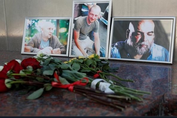 Журналистите Александър Расторгуев, Кирил Радченко и Орхан Джемал бяха убити в ЦАР, където е трябвало да снимат документален филм за частната фирма „Вагнер“, ръководеща военни операции с руски наемници в чужди държави.