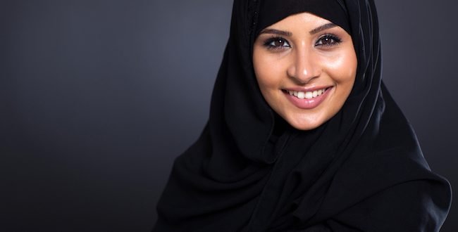 В Дания глобиха жена, носила хиджаб на обществено място