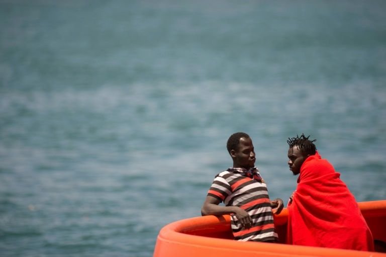 Испания спаси над 200 мигранти край Гибралтар
