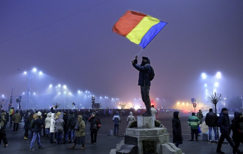 Румънците в чужбина искат край на произвола в Букурещ