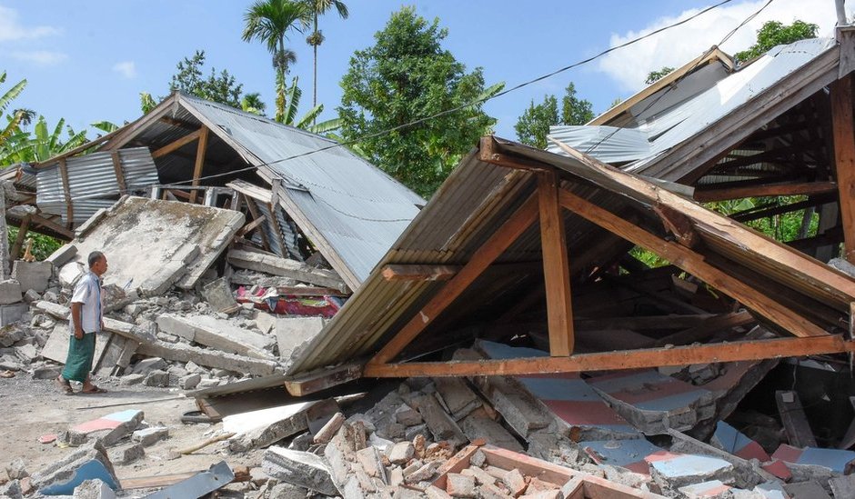 Кадър от разрушенията в Индонезия. 