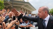 Турската лира се срина, Ердоган успокоява с Аллах