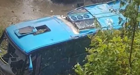 16 станаха жертвите на обърналия се край Своге автобус