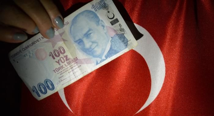 Турската централна банка вдигна силно водещата си лихва въпреки Ердоган