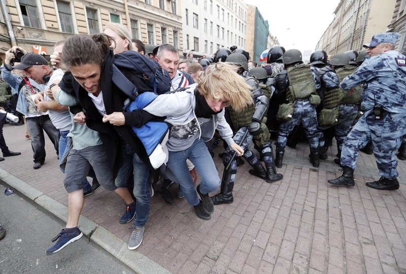 Кадър от протестите в Русия, сн. архив 