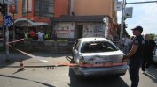 Автомобил се блъсна в търговски център в столицата