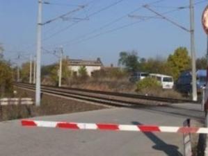 Тир блъсна пет коли на жп прелез в Петрич