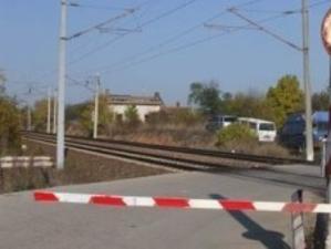 Тир блъсна пет коли на жп прелез в Петрич