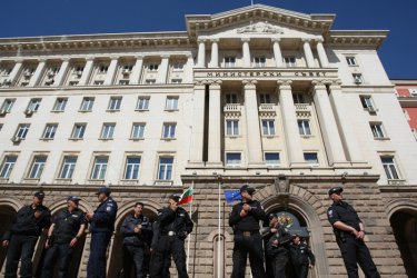 Защо всеки инцидент у нас се политизира?