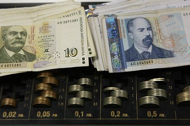 20 000 лв са изчезнали от касите на търговска верига в Асеновград