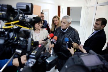 Нинова по стъпките на Бареков – ще прави медия "без цензура"