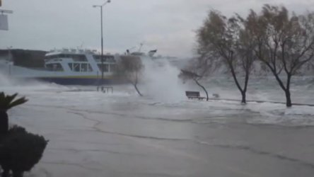 Гърция се готви за бури и опасно време
