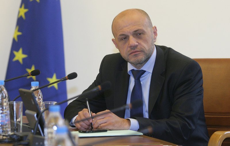Томислав Дончев: От 15 ноември чиновниците няма да си разменят хартиени писма