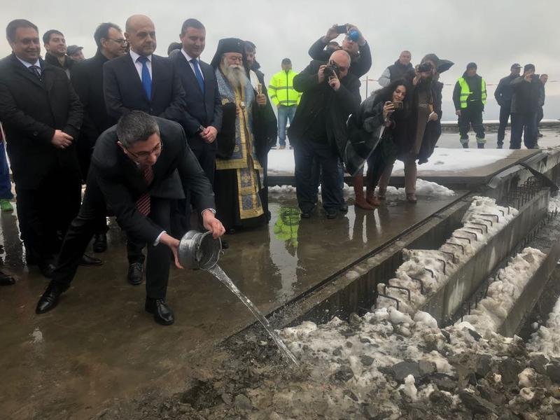 Първата копка на участъка между Ябланица и Боаза през март 2018 г.