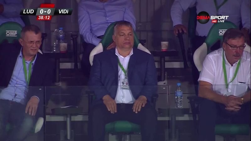 Виктор Орбан на стадиона в Разград през юли