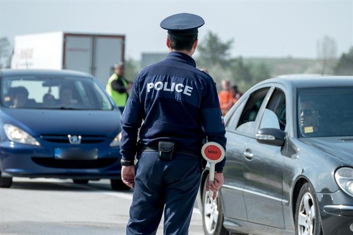 Пътната полиция започва масови проверки на товарни коли и автобуси