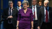 Танцът на Тереза Мей: Обещания за милиарди и несигурност за Брекзит