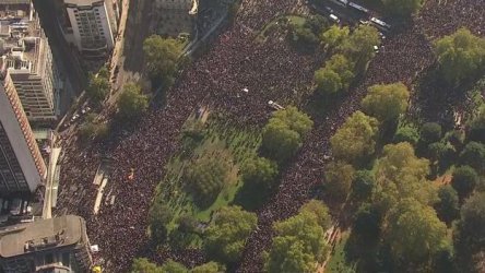 Близо 600 000 души протестираха срещу Брекзит в Лондон