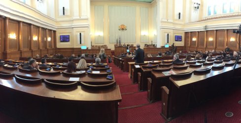 БСП и ДПС саботираха кворума в парламента, бивш соцдепутат се оказа "златен пръст“ на ГЕРБ