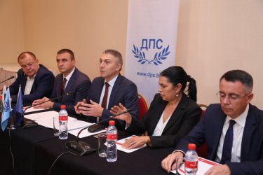 ДПС обяви "спешни действия" срещу правителството