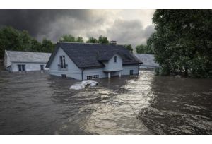 Наводненията във Франция са отнели живота на най-малко 12 души