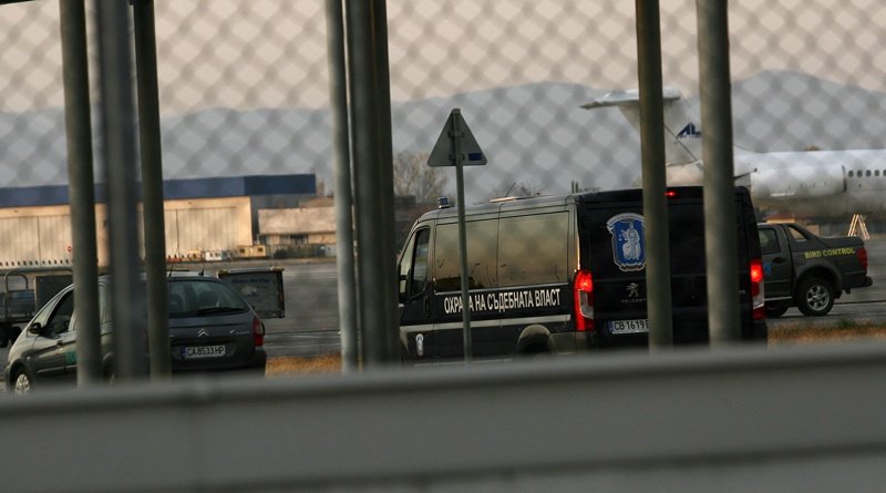 Полиция чакаше Северин Красимиров на летището в София, сн. БГНЕС