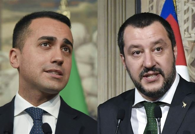Лидерите на управляващите в Италия партии Луиджи де Майо и Матео Салвини
