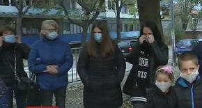 Деца от Русе ходят с маски на училище заради мръсния въздух