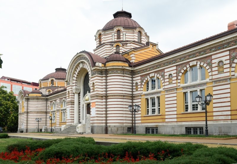 Концерти и театрални постановки в басейните на Централната баня в София