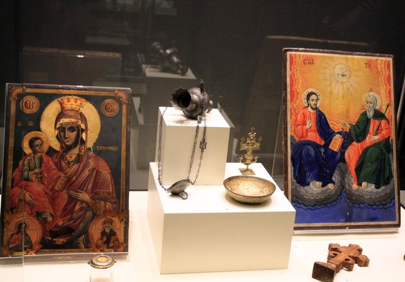 Изложба събра стотици спасени от иманяри антики на България