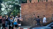 До 10 г. затвор заплашват двама туристи, задържани в Тайланд за рисуване на графити