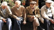 Българското население продължава да се топи и да застарява