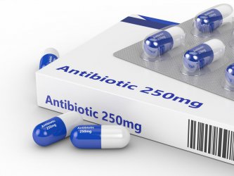 Неправилната употреба на антибиотици в болниците у нас е сериозна заплаха