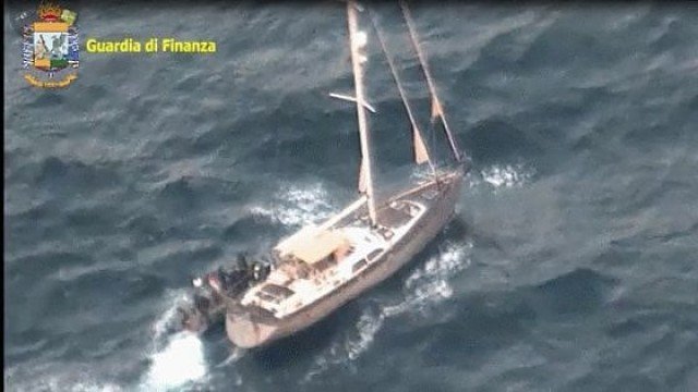 Двама варненци са арестувани на яхта с 11 тона хашиш